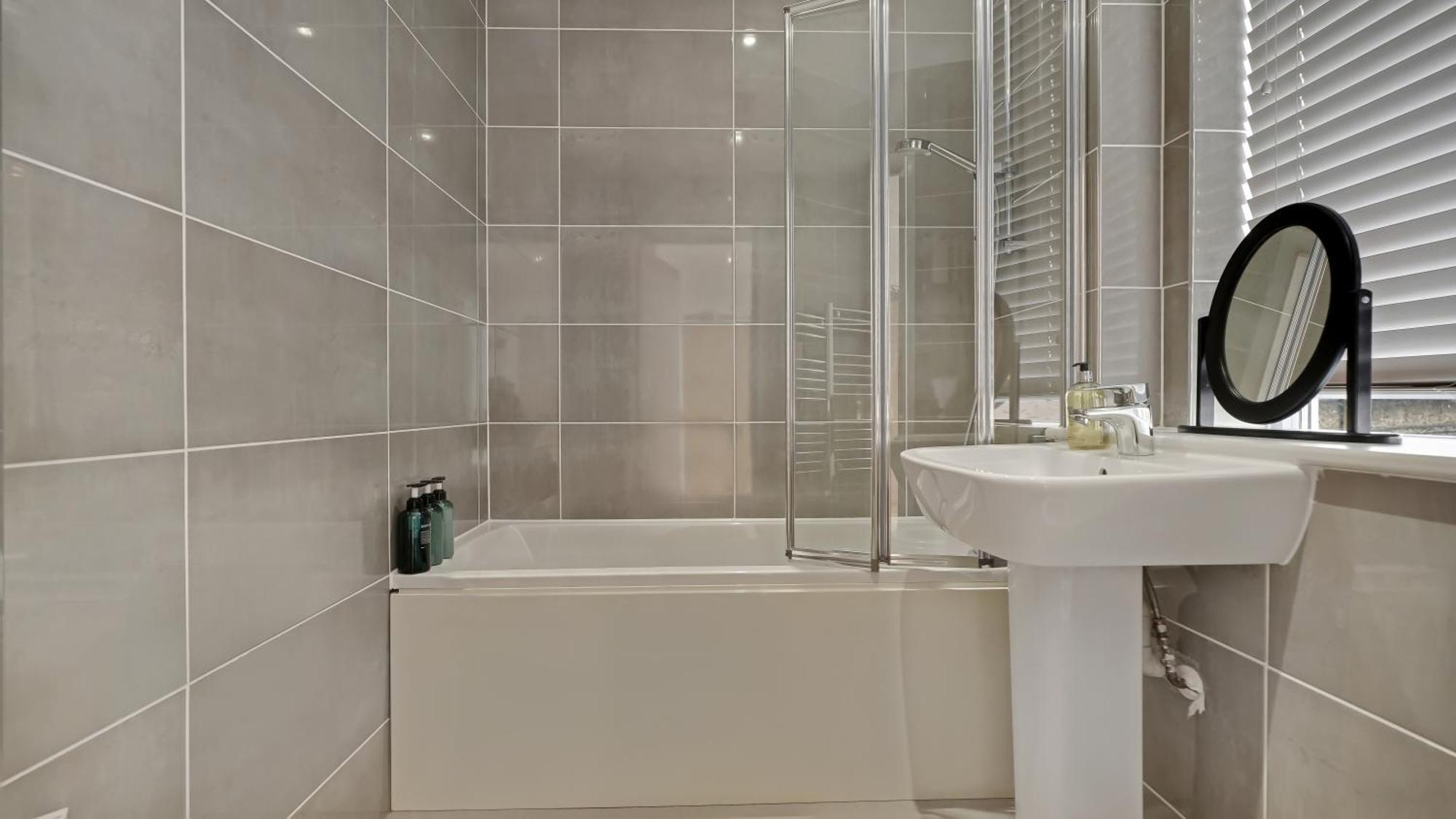 Modern And Spacious Penthouse Apartment In Putney With Free Parking Londres Exterior foto